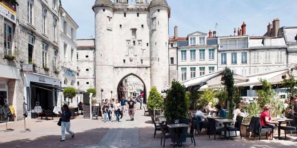 appartement résidence avec piscine et mini golf inclus privés La Rochelle  Extérieur photo